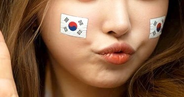 From Sparkling Powder and Seaweed to Anti-Wrinkle Topicals and LED Lights, Korea’s 2016 Beauty Trends